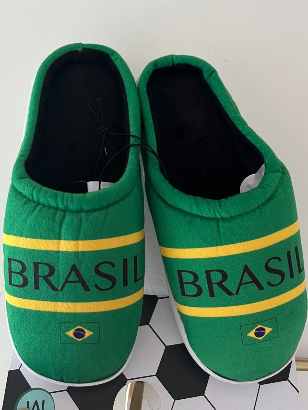 NEW LADIES MEDIUM BRASIL CLOG SLIPPERS BY GROUND UP WORLD CUP